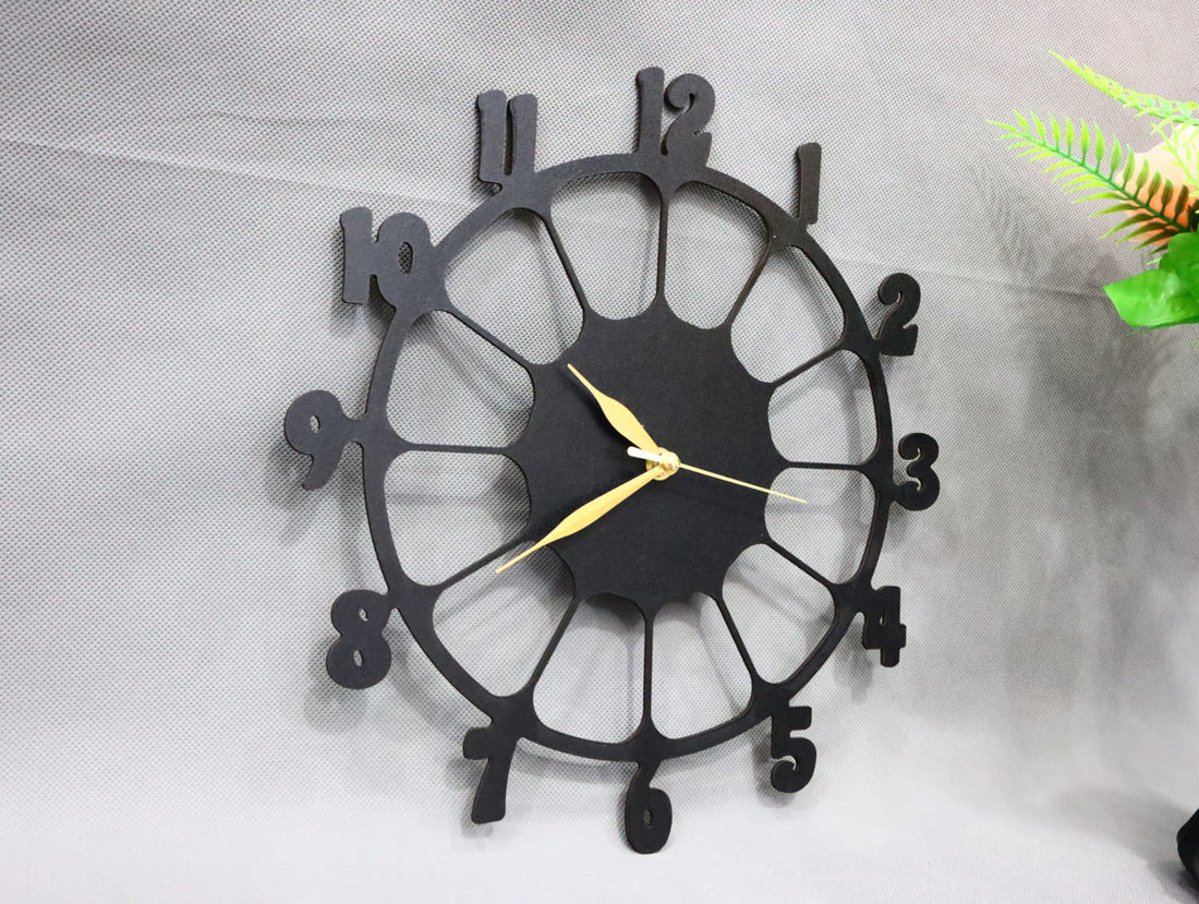3D Wooden Wall Clock Retro Design - Close Up Detail