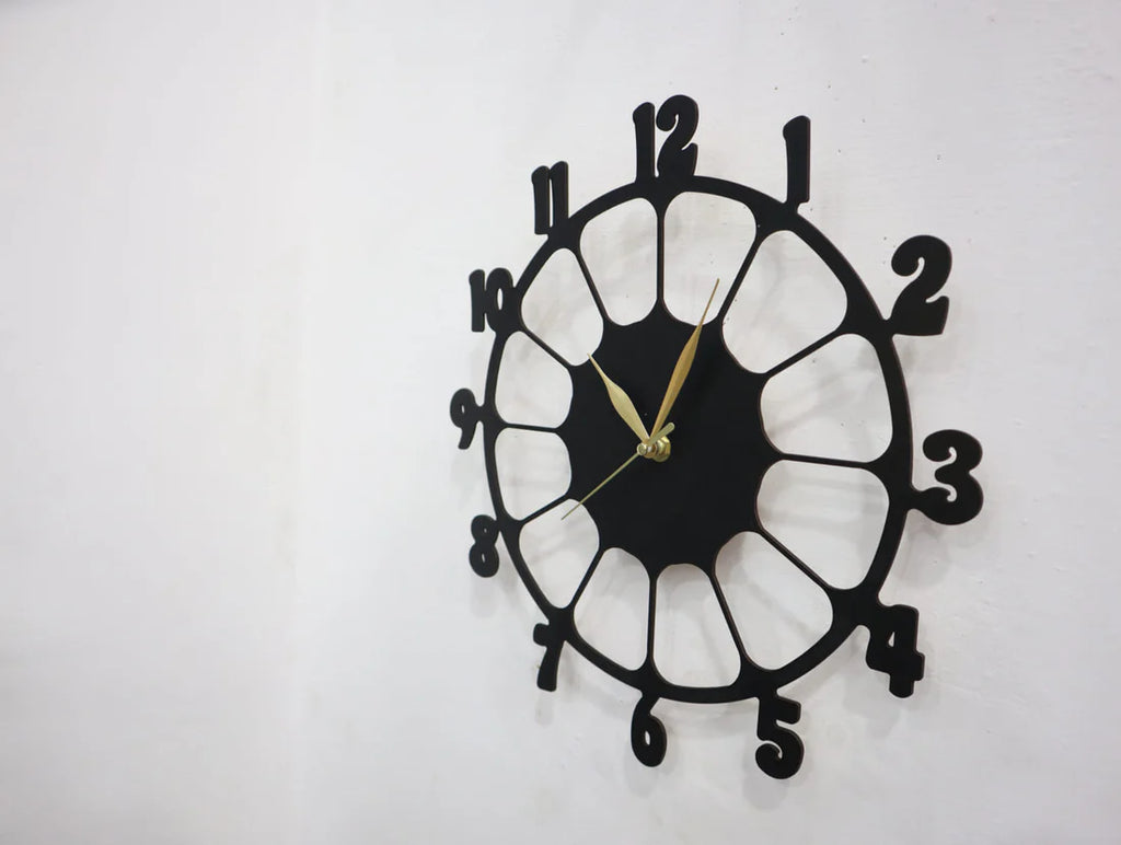 Retro Design Wooden Wall Clock - Packaging and Unboxing